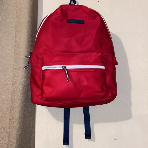 Tommy Hilfiger - Picture 2 of 7